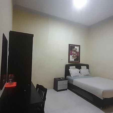 Oyo 93417 Homestay Bunga Rinte Syariah Near Komp Perumahan Stella Ressidence 2 Medan Eksteriør billede