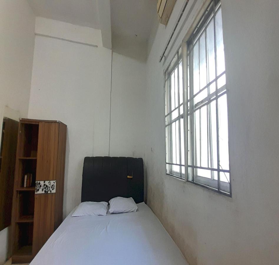 Oyo 93417 Homestay Bunga Rinte Syariah Near Komp Perumahan Stella Ressidence 2 Medan Eksteriør billede